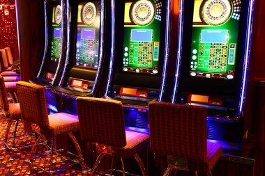 Roulette wheel spin and chip placement